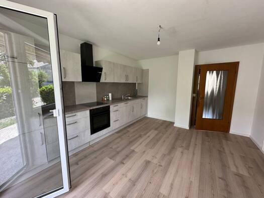 Wohnung zur Miete 850 € 3,5 Zimmer 92 m² Geschoss EG/3 frei ab 01.09.2026 Alburg Straubing 94315