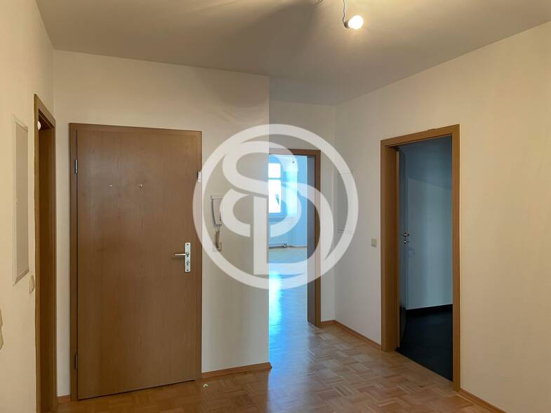 Wohnung zur Miete 850 € 3 Zimmer 127,5 m² 2. Geschoss frei ab sofort Innenstadt Hof 95028