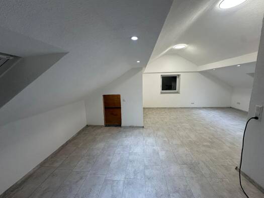 Wohnung zur Miete 750 € 2 Zimmer 70 m² frei ab sofort Altenbaindter Straße 3 Weisingen Holzheim 89438