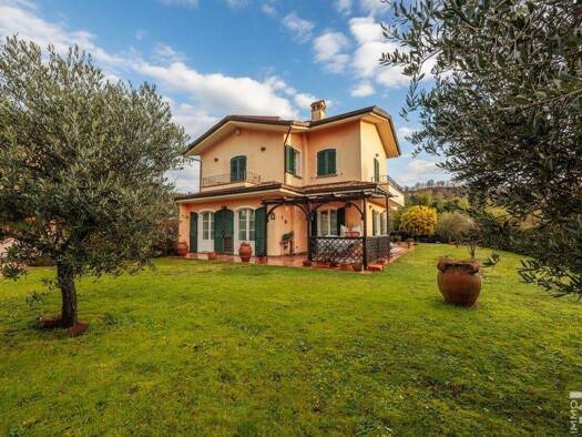 Villa zum Kauf 520.000 € 4 Zimmer 320 m² 1.000 m² Grundstück frei ab sofort Pontremoli 54027