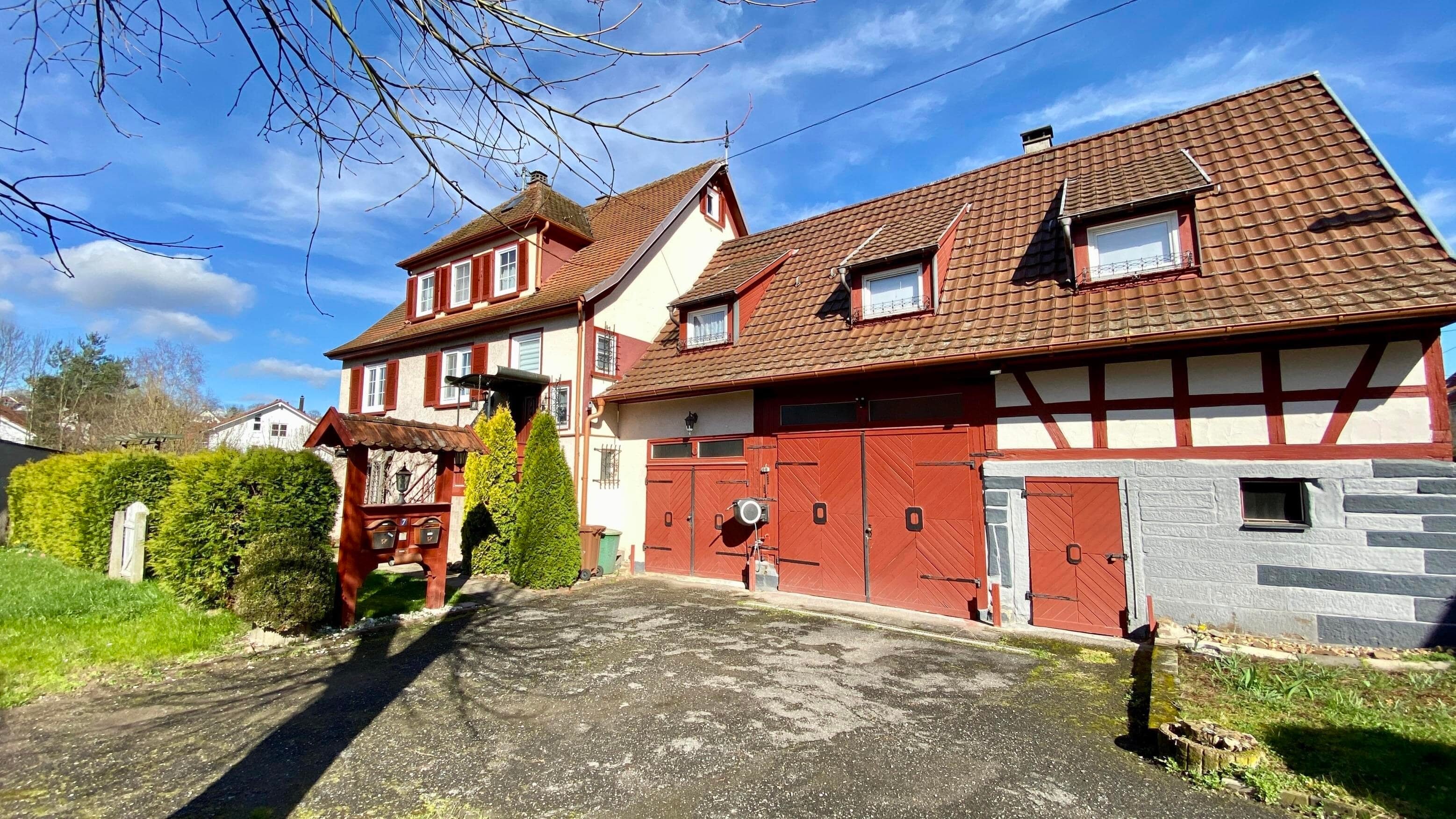 Mehrfamilienhaus zum Kauf 524.000 € 7,5 Zimmer 214 m²<br/>Wohnfläche 796 m²<br/>Grundstück ab sofort<br/>Verfügbarkeit Unterheinriet Untergruppenbach 74199