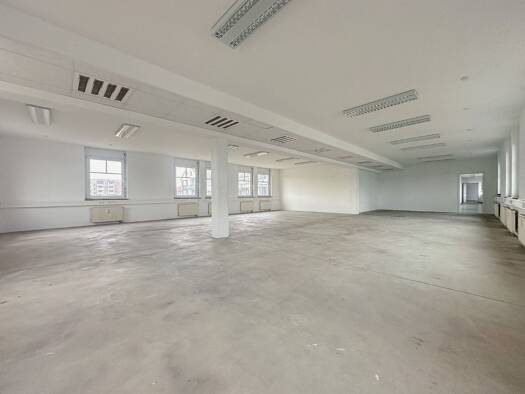 Bürogebäude zur Miete provisionsfrei 5 € 220 m² Bürofläche Richard-Wagner-Straße 39 Halberstadt Halberstadt 38820