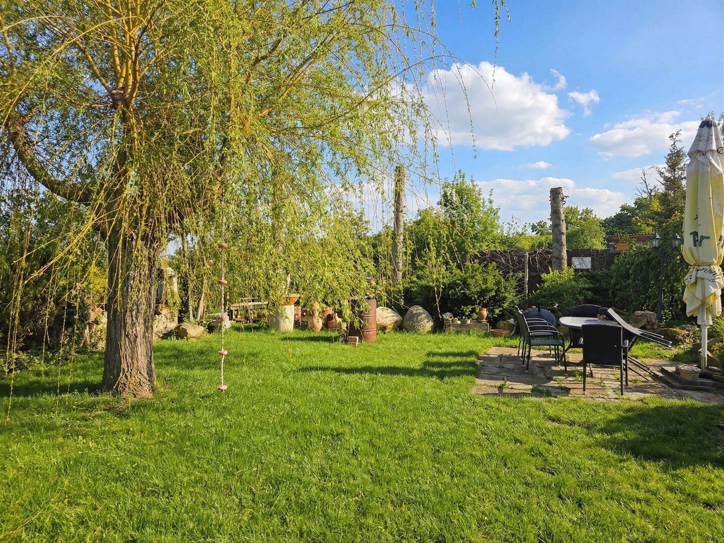 Immobilie in Greußen - Modernisiertes Einfamilienhaus mit Einliegerwohnung in idyllischer Ortsrandlage von Niedertopfstedt - Bild 2