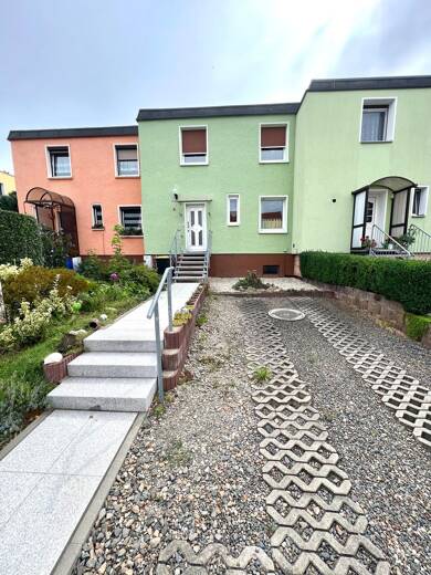 Haus zum Kauf 100.000 € 5 Zimmer 109,3 m² frei ab sofort Am Spoetplatz Neundorf Harth-Pöllnitz 07570