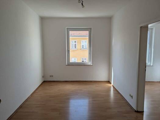 Wohnung zur Miete 547 € 2 Zimmer 38 m² frei ab sofort St Johannis Weiterer Innenstadtgürtel West / Nord / Ost 90419