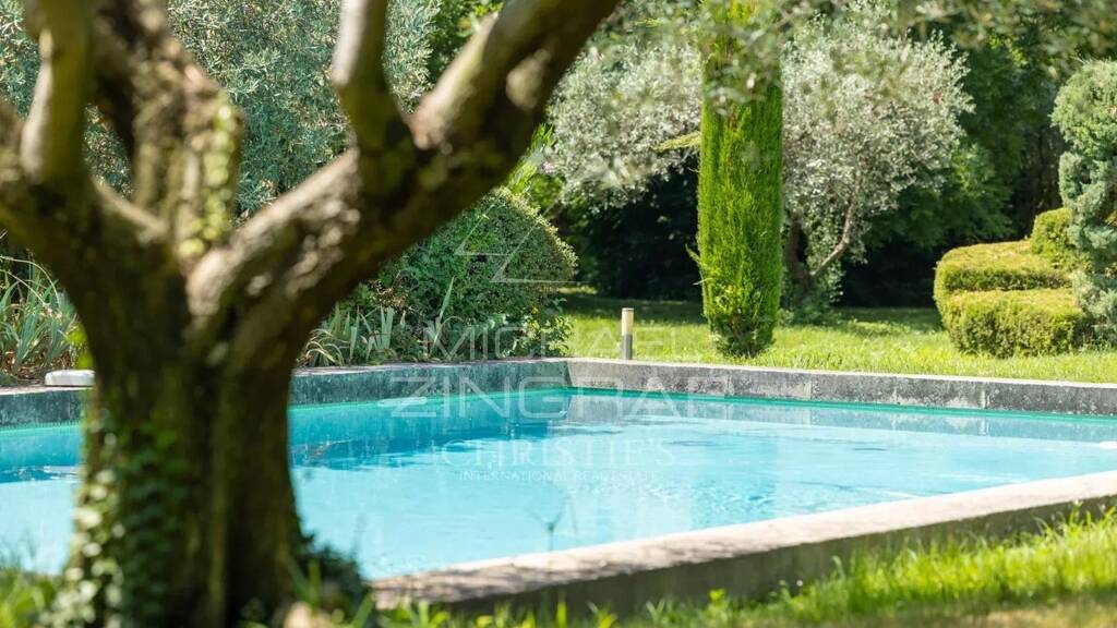 Haus zum Kauf 1.000.000 € 233 m² 5.565 m² Grundstück Lourmarin 84160