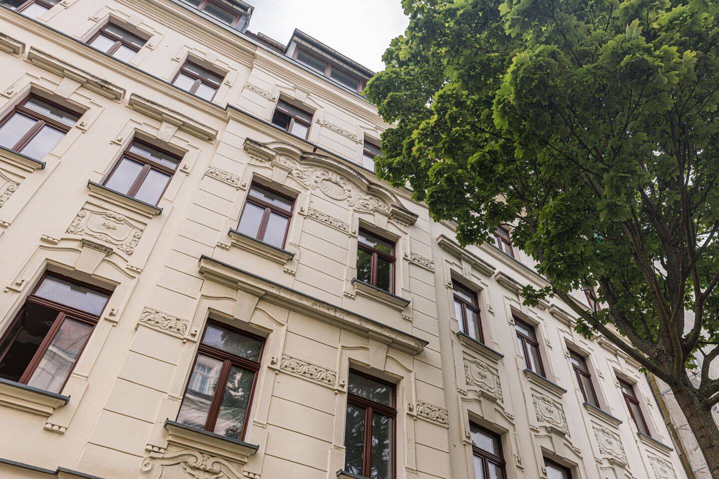 Viel Licht & Platz: 2-Zimmer-Altbauwohnung mit Ost-Balkon – Comeniusstraße 24, 4315 Leipzig – Vorschaubild 9