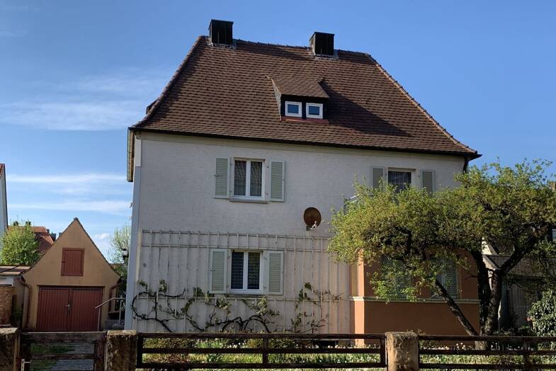 Einfamilienhaus zum Kauf 195.000 € 5 Zimmer 118 m² 524 m² Grundstück frei ab sofort Gerolzhofen Gerolzhofen 97447