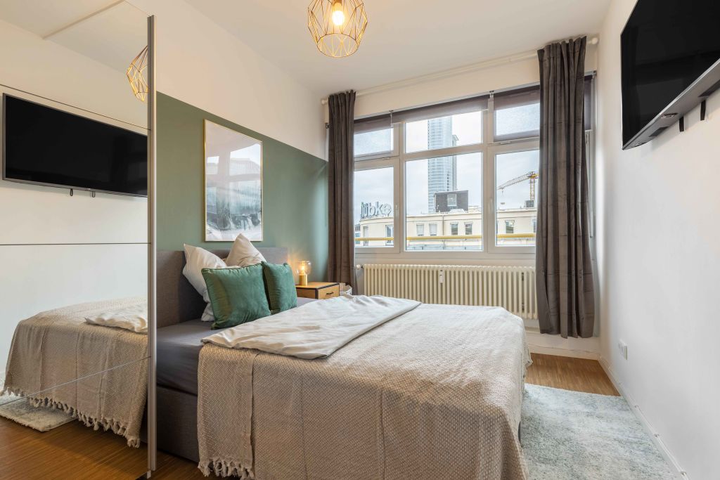 Wohnung zur Miete Wohnen auf Zeit 720 € 6 Zimmer 12 m²<br/>Wohnfläche 04.12.2024<br/>Verfügbarkeit Am Hauptbahnhof Bahnhofsviertel Frankfurt am Main 60329