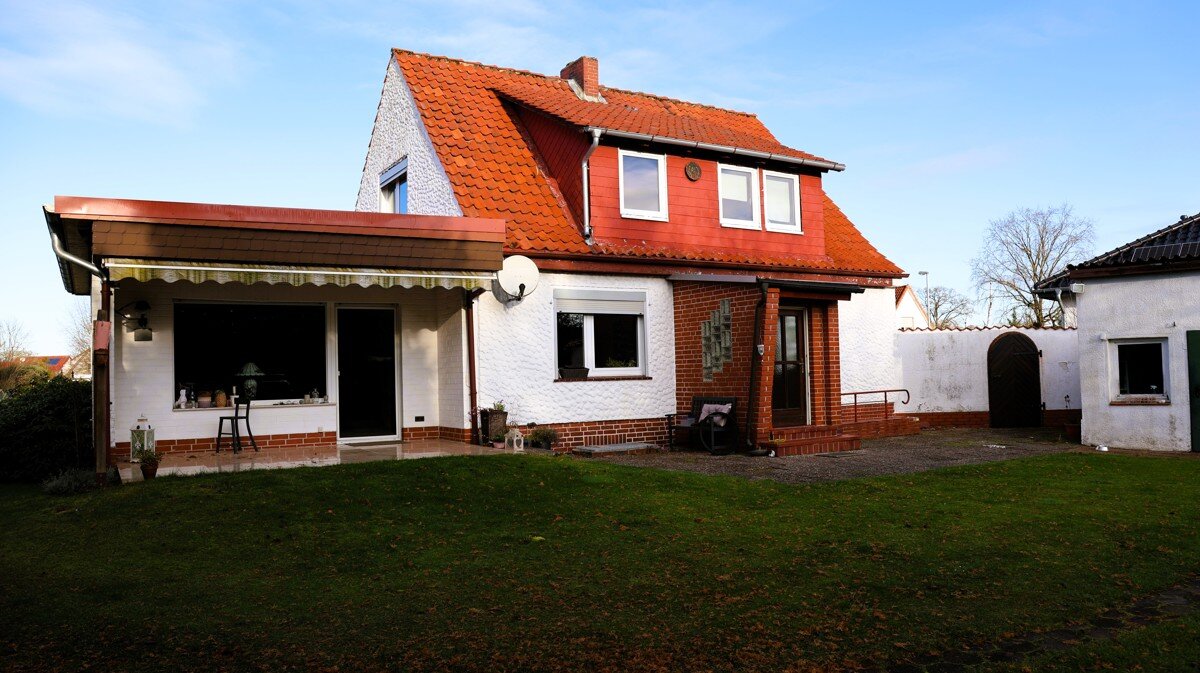 Einfamilienhaus zum Kauf 265.000 € 5 Zimmer 149 m²<br/>Wohnfläche 2.049 m²<br/>Grundstück Jeversen Wietze / Jeversen 29323