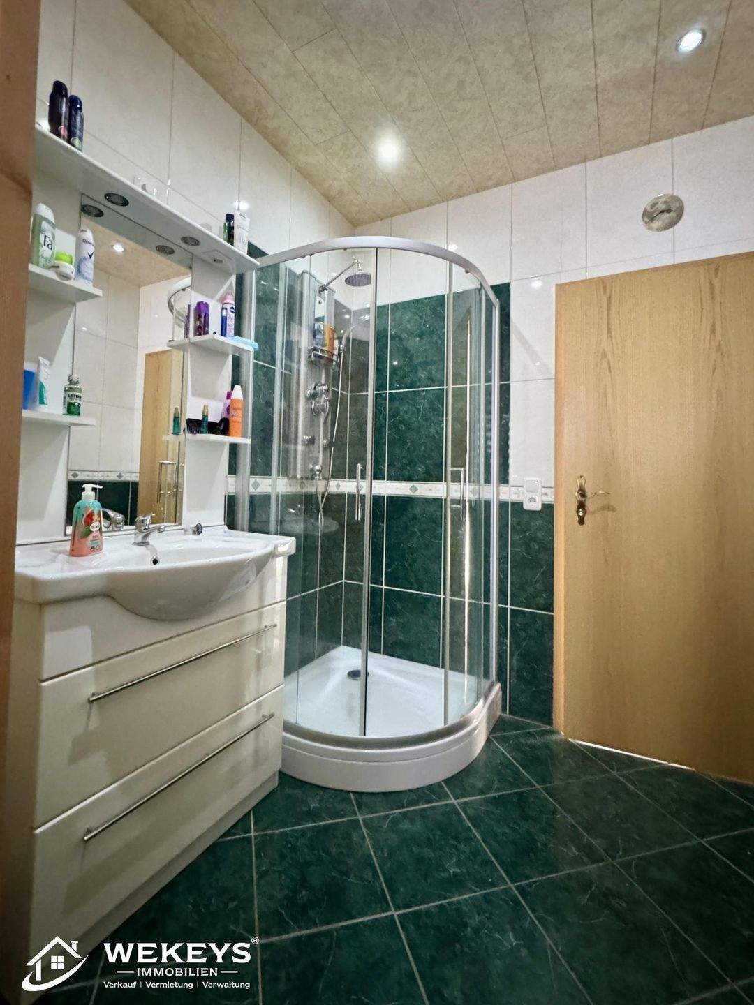 Immobilie in Ilmenau - Charmantes Einfamilienhaus mit eigenem Garten, Garage und großzügiger Einfahrt - Bild 4