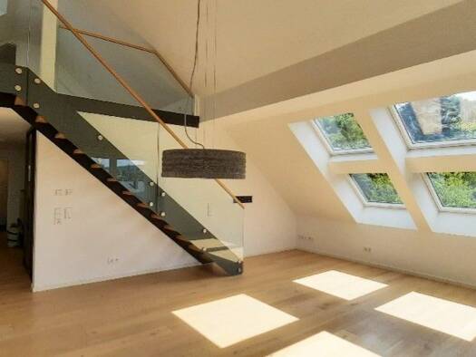 Maisonette zur Miete 2.200 € 4 Zimmer 123 m² 3. Geschoss frei ab sofort Zuffenhausen Stuttgart 70435