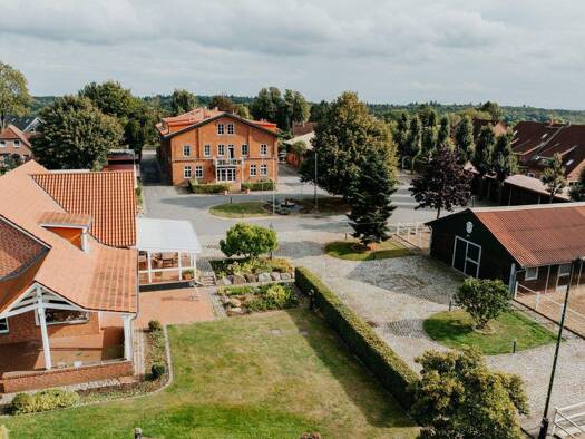 Wohnanlage zum Kauf als Kapitalanlage geeignet 5.850.000 € 32 Zimmer 1.845 m² 12.944 m² Grundstück Bad Schwartau 23611