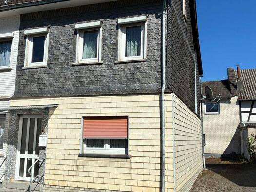 Doppelhaushälfte zum Kauf 55.000 € 5 Zimmer 99,8 m² 570 m² Grundstück Charlottenberg 56379