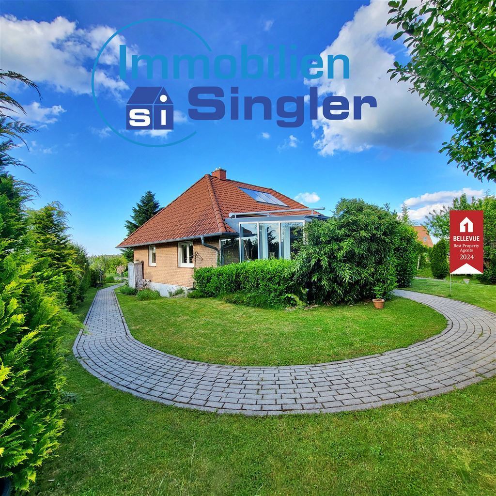 Bungalow zum Kauf provisionsfrei 589.000 € 4 Zimmer 118 m²<br/>Wohnfläche 952 m²<br/>Grundstück 01.04.2025<br/>Verfügbarkeit Königsfeld Königsfeld im Schwarzwald 78126