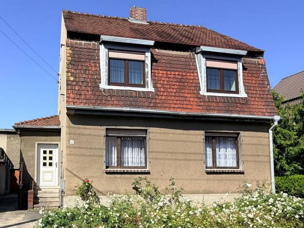 Einfamilienhaus zum Kauf 64.000 € 5 Zimmer 102 m² 1.106 m² Grundstück frei ab sofort Roßdorf Raguhn-Jeßnitz 06800