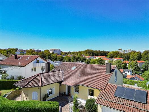 Einfamilienhaus zum Kauf 645.000 € 8 Zimmer 304,7 m² 875 m² Grundstück Heining Passau 94036