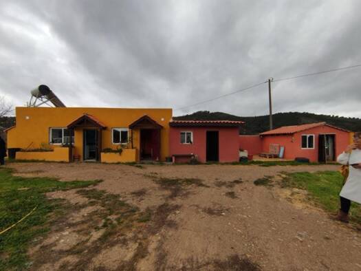 Einfamilienhaus zum Kauf 320.000 € 10 Zimmer 240 m² 20.000 m² Grundstück Aião 8375