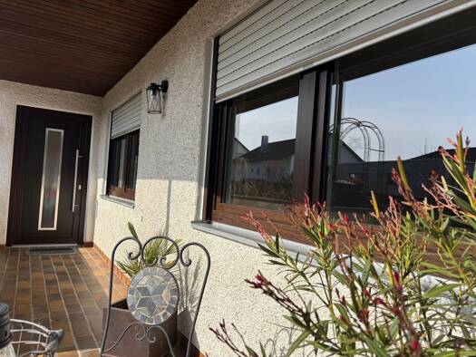 Terrassenwohnung zur Miete 710 € 3,5 Zimmer 87 m² Geschoss EG/1 frei ab 01.04.2026 Ebermannsdorf 92263