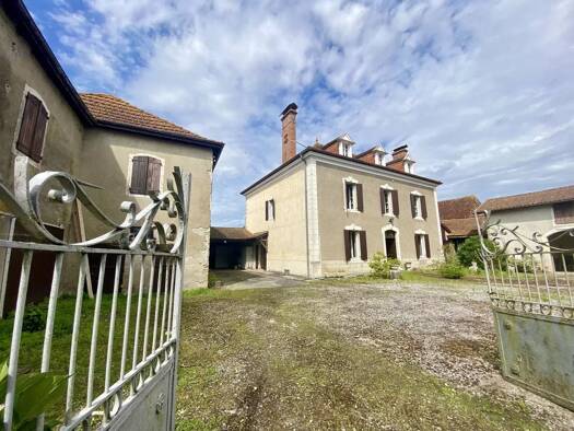 Haus zum Kauf 316.500 € 236 m² 2.700 m² Grundstück Escos 64270