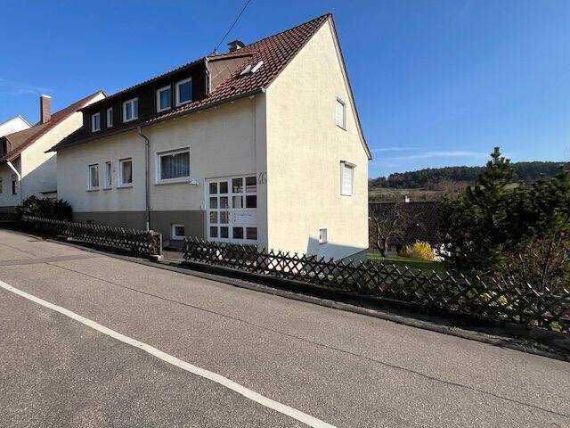 Immobilie in Weissach - Geräumiges Familienhaus mit 8 Zimmern in Weissach - Bild 2