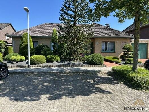 Bungalow zum Kauf 349.000 € 5 Zimmer 129 m² 678 m² Grundstück Emstekerfeld Cloppenburg 49661