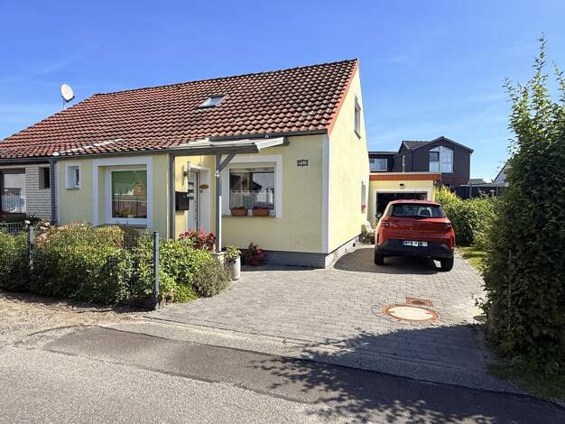Doppelhaushälfte zum Kauf 174.000 € 3 Zimmer 75 m² 327 m² Grundstück Wulsdorf Wulsdorf 27572