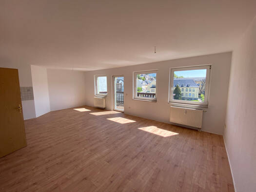 Wohnung zur Miete 535 € 3 Zimmer 107 m² Friedrich-Naumann-Straße 20 Greiz 07973