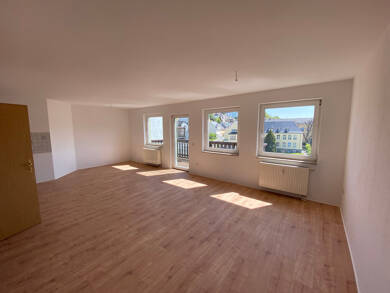 Wohnung zur Miete 556 € 3 Zimmer 107 m² Dachgeschoss Friedrich-Naumann-Straße 20 Greiz Greiz 07973
