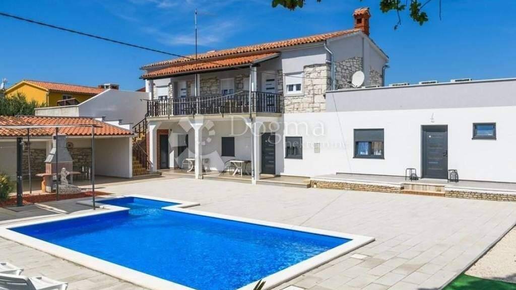 Haus zum Kauf 500.000 € 8 Zimmer 256 m² Centar, Loborika