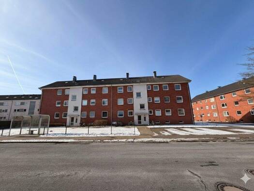 Wohnung zur Miete 533 € 4 Zimmer 76,1 m² 2. Geschoss frei ab 01.04.2026 Marienhofweg 49 Husum 25813