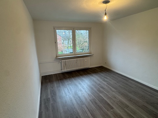 Wohnung zur Miete 429 € 3 Zimmer 55 m² 2. Geschoss Bronkhorststr. 106 Mittelmeiderich Duisburg 47137