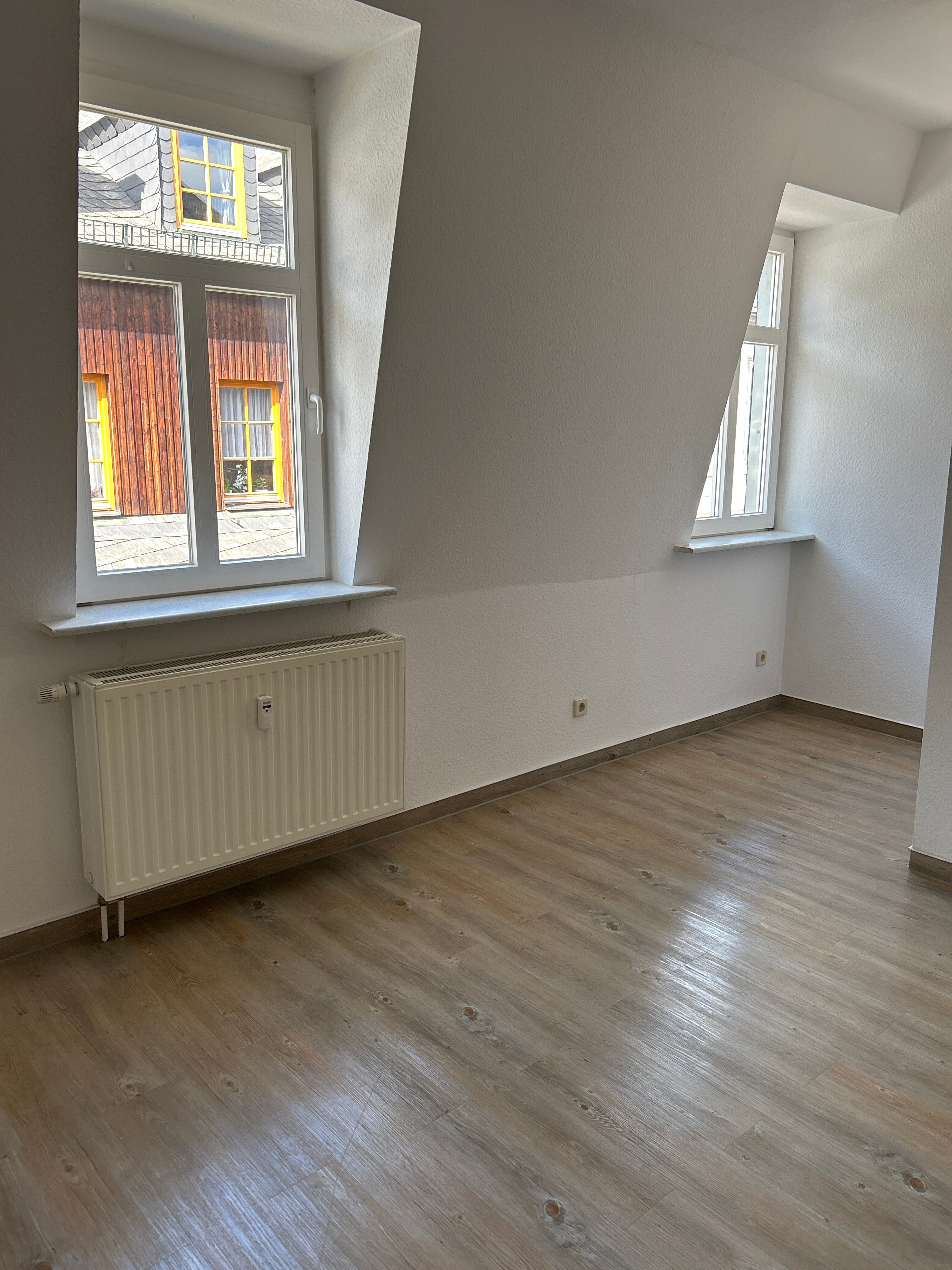 Wohnung zur Miete 338 € 2 Zimmer 61,5 m²<br/>Wohnfläche ab sofort<br/>Verfügbarkeit Marktplatz 8 Lößnitz Lößnitz 08294