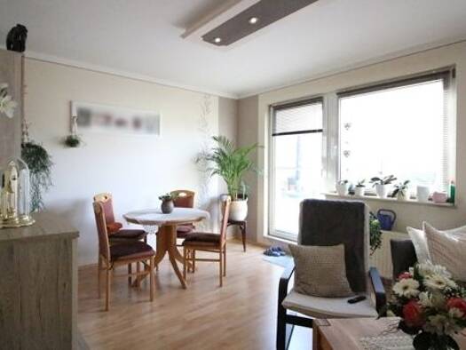 Wohnung zum Kauf 74.000 € 3 Zimmer 90 m² 1. Geschoss Aschersleben 06449