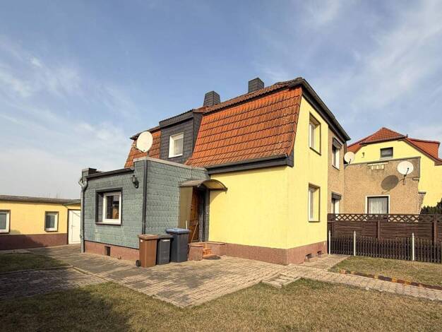 Doppelhaushälfte zum Kauf 89.000 € 3 Zimmer 68,9 m² 353 m² Grundstück August-Bebel-Straße 28 Zscherndorf Sandersdorf-Brehna 06792