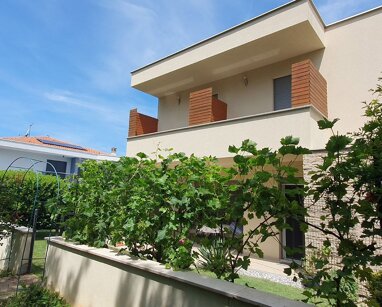 Haus zum Kauf 590.000 € 4,5 Zimmer 158 m² 184 m² Grundstück Porec center