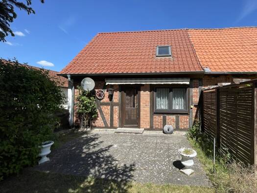 Doppelhaushälfte zum Kauf 49.000 € 2,5 Zimmer 38,7 m² 159 m² Grundstück Nausdorf Lenzen (Elbe) / Nausdorf 19309