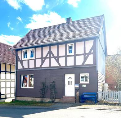 Haus zum Kauf 89.000 € 3,5 Zimmer 105 m² 209 m² Grundstück frei ab sofort Bergfreiheit Bad Wildungen 34537