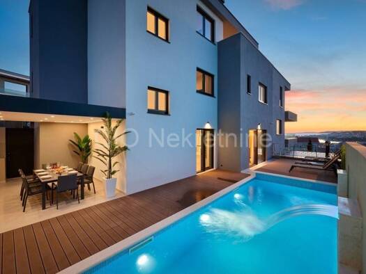 Haus zum Kauf 1.590.000 € 8 Zimmer 380 m² Podstrana