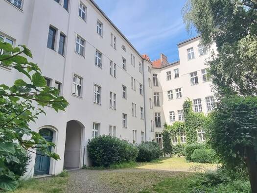 Wohnung zum Kauf 895.000 € 4 Zimmer 106 m² EG frei ab sofort Planckstraße 20 Mitte Berlin 10117