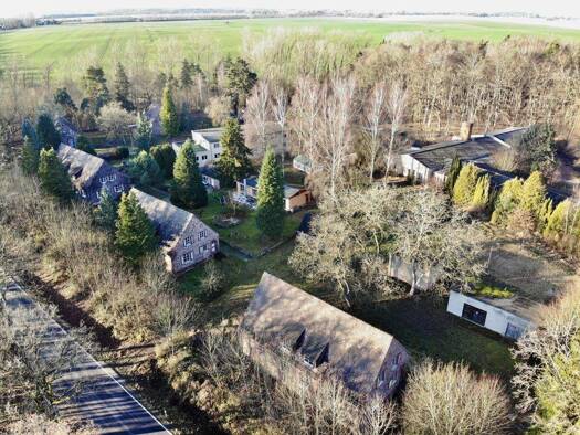 Haus zum Kauf 700.000 € 67 Zimmer 1.099,1 m² 20.825 m² Grundstück Gültz Gültz / Seltz 17089