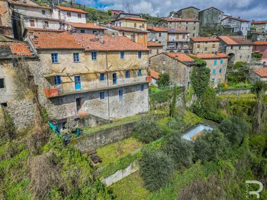 Rustico zum Kauf 260.000 € 14 Zimmer 350 m² frei ab sofort Gallicano 55027