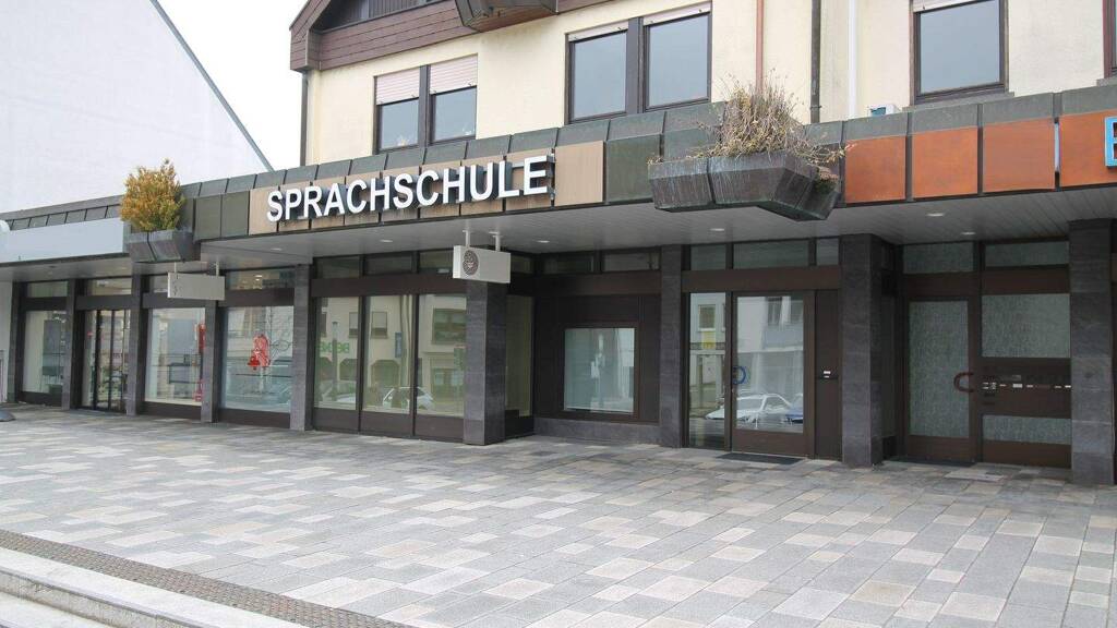 Bürofläche zur Miete 1.200 € 131 m² Bürofläche Sersheim 74372