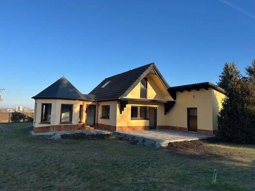 Einfamilienhaus zur Miete 1.500 € 2,5 Zimmer 1.000 m² Grundstück frei ab 01.02.2026 Grimma 04668