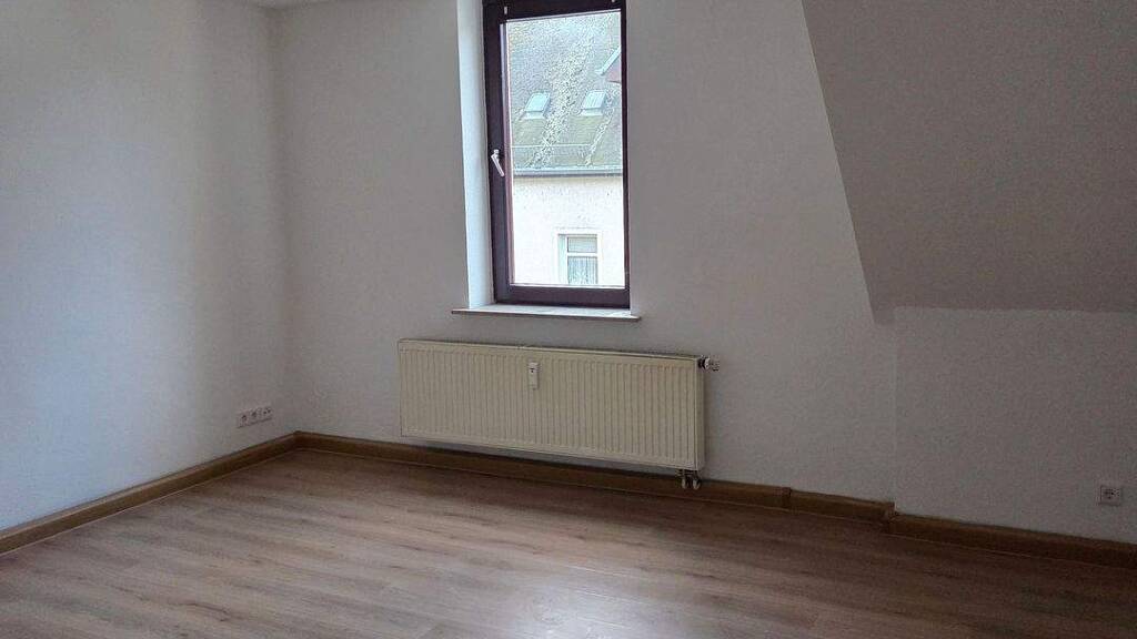 Wohnung zur Miete 550 € 4 Zimmer 102 m² 3. Geschoss frei ab sofort Oststr. 3 Waldheim 04736