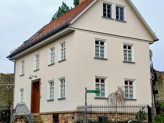 Einfamilienhaus zur Miete 1.350 € 5 Zimmer 120 m² 200 m² Grundstück frei ab 01.01.2027 Burgweg Münzenberg Münzenberg 35516