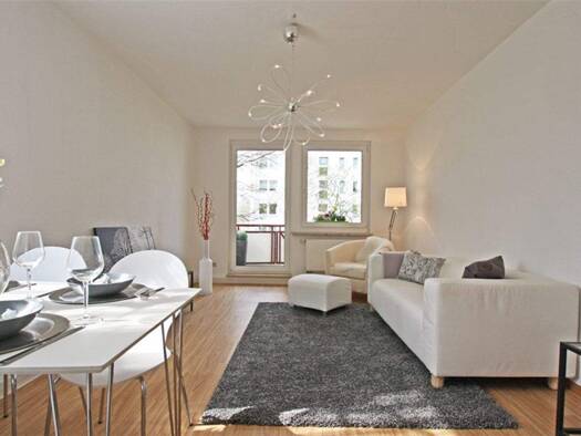 Wohnung zur Miete 381 € 2 Zimmer 65,7 m² 3. Geschoss frei ab 01.05.2026 Steinbeckstraße 38 Stublach Gera 07552