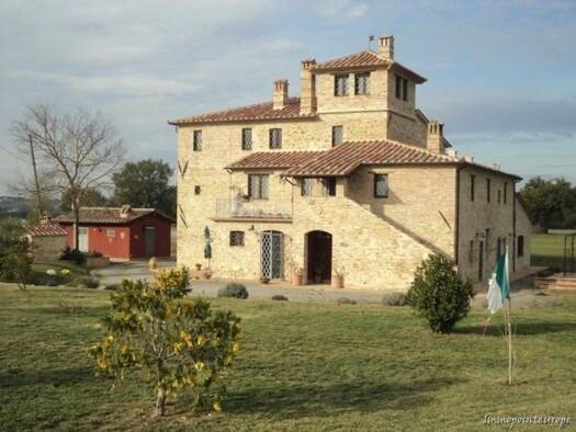 Haus zum Kauf 2.000.000 € 12 Zimmer 650 m² 100.000 m² Grundstück Castiglione del Lago 06061