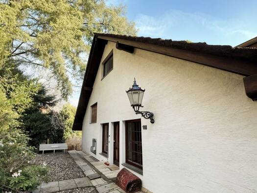 Einfamilienhaus zum Kauf 495.000 € 8 Zimmer 251 m² 818 m² Grundstück frei ab sofort Bad Schwalbach 65307