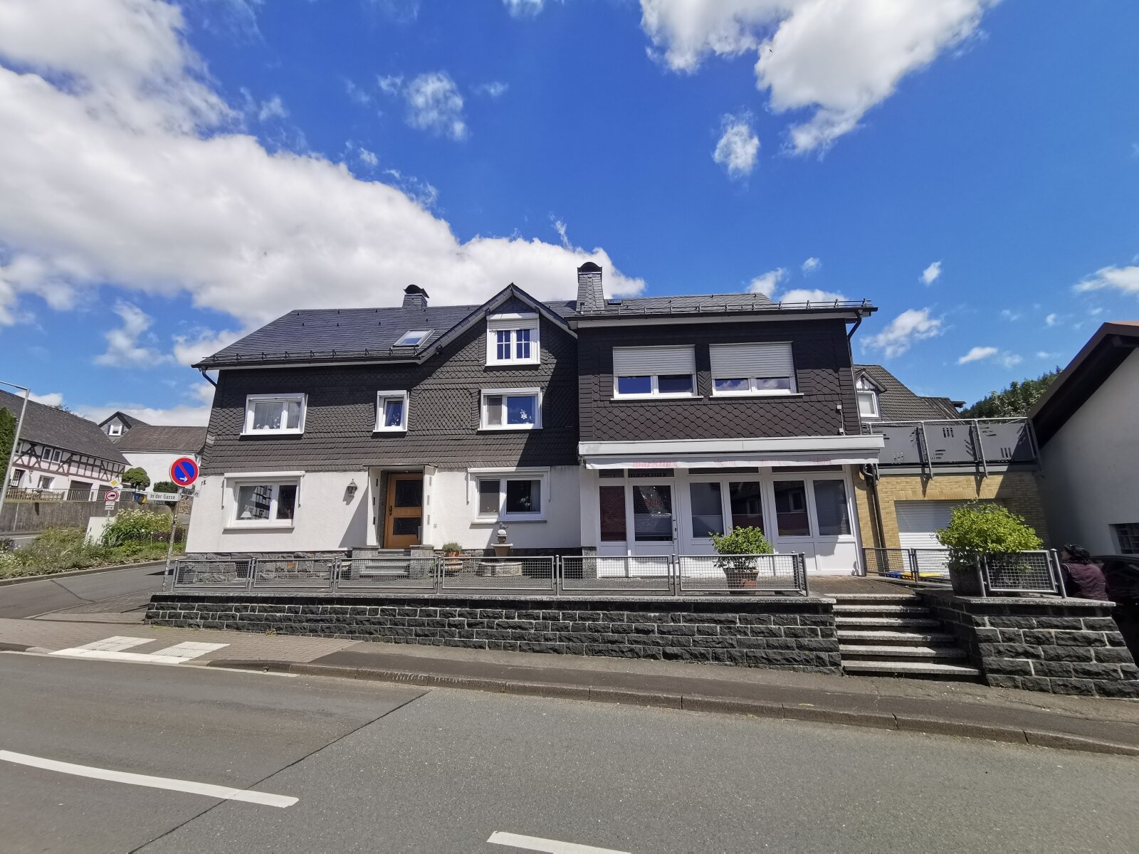 Mehrfamilienhaus zum Kauf 259.000 € 7 Zimmer 234 m²<br/>Wohnfläche 420 m²<br/>Grundstück Feudingen Bad Laasphe 57334